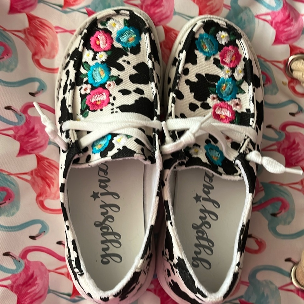 Gypsy jazz, cow and flower tennis shoe/loafers ￼
